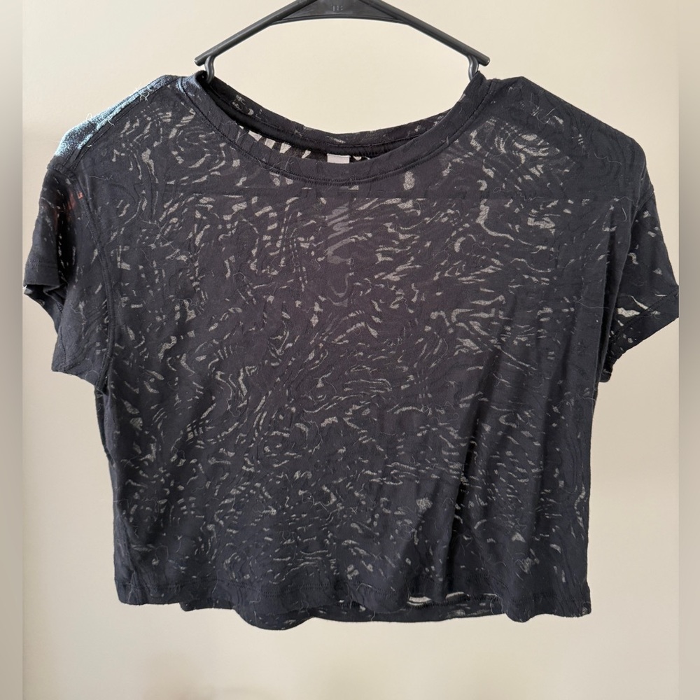 Lululemon crop tee